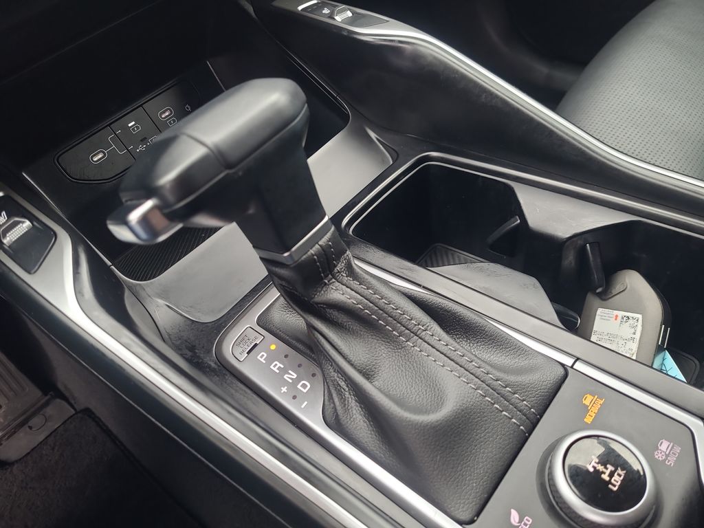 used 2024 Kia Sorento car, priced at $32,462