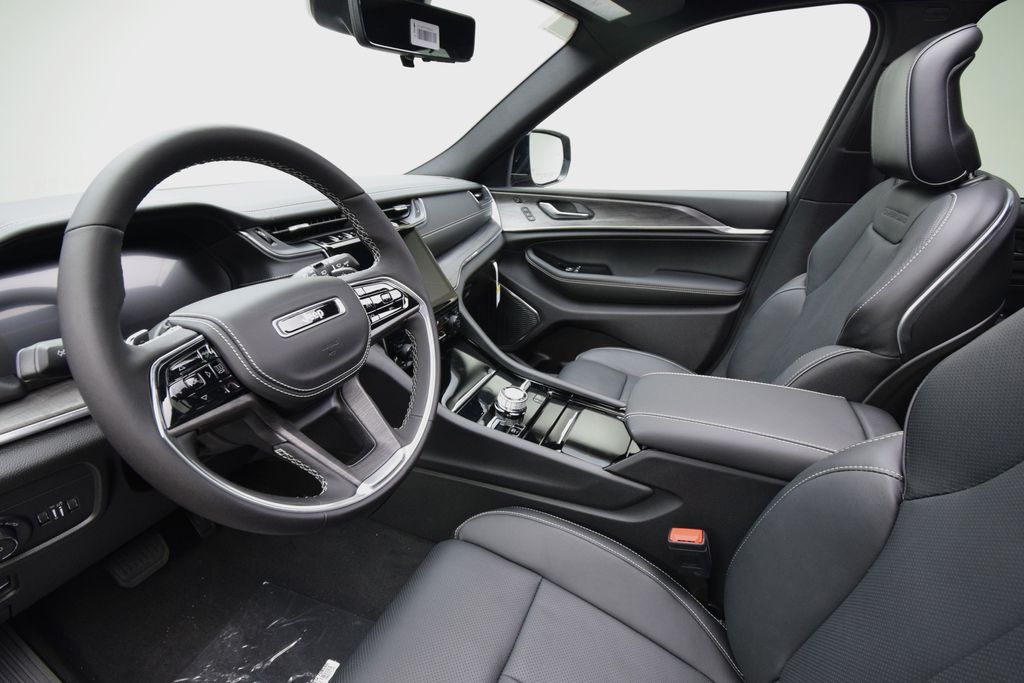 new 2024 Jeep Grand Cherokee L car, priced at $65,451