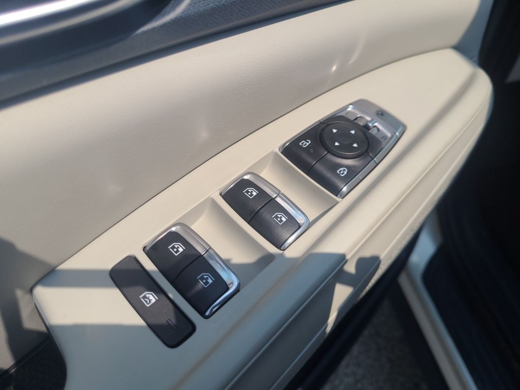 used 2025 Kia Carnival Hybrid car, priced at $42,844