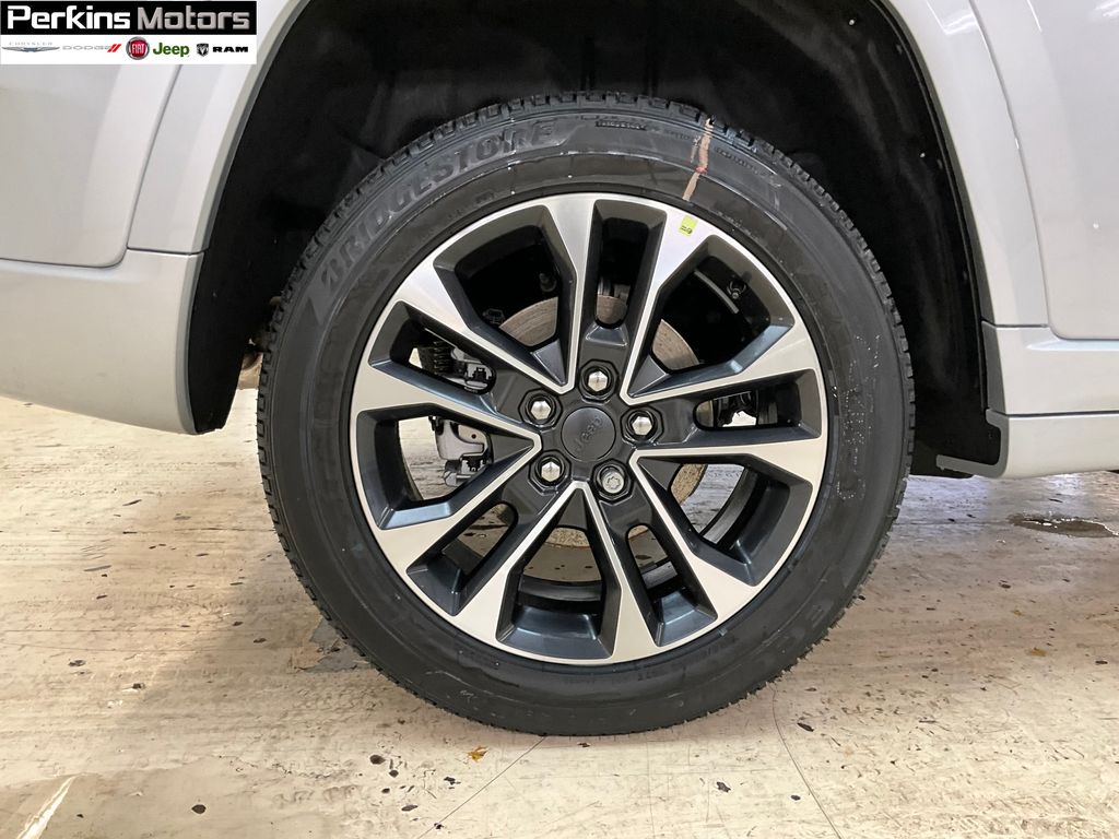 new 2025 Jeep Grand Cherokee car, priced at $59,841