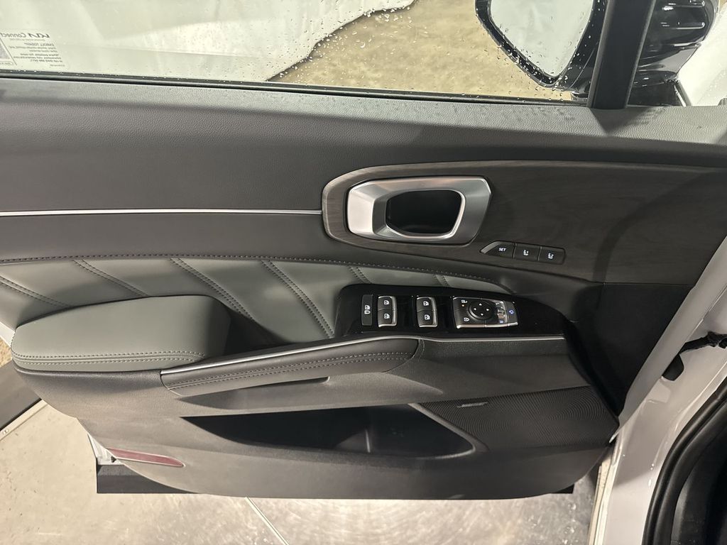 new 2025 Kia Sorento car, priced at $47,621