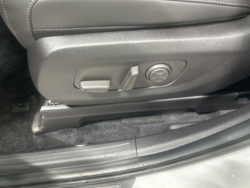 new 2026 Kia Carnival Hybrid car, priced at $45,385