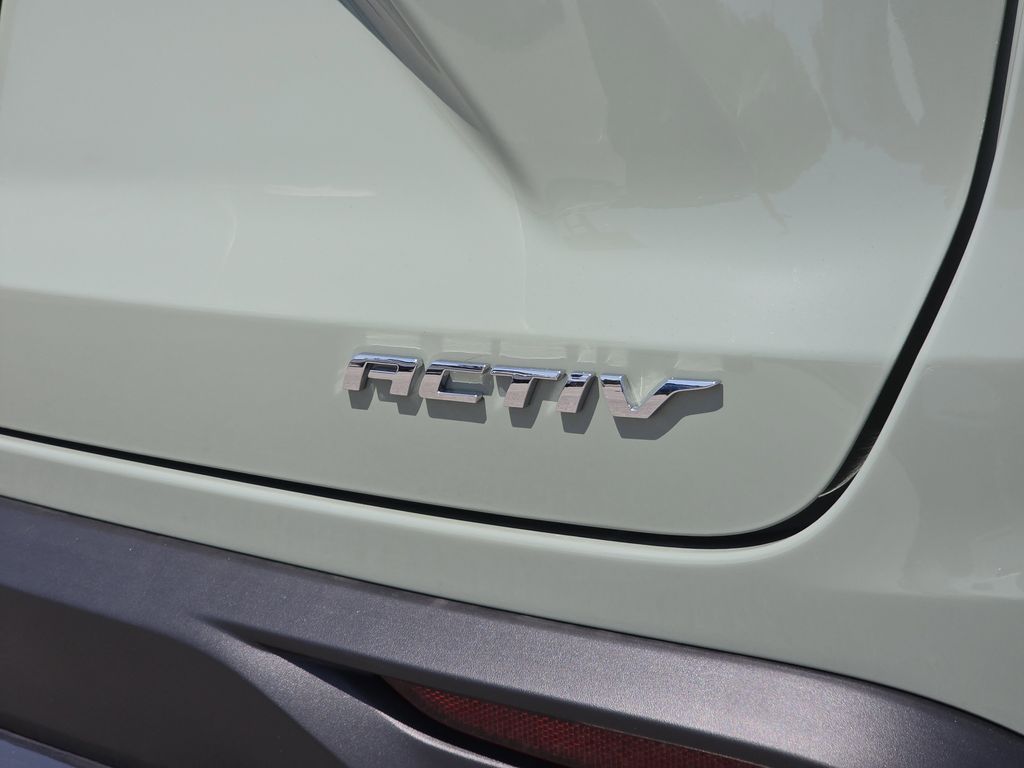 new 2025 Chevrolet Trax car, priced at $27,033