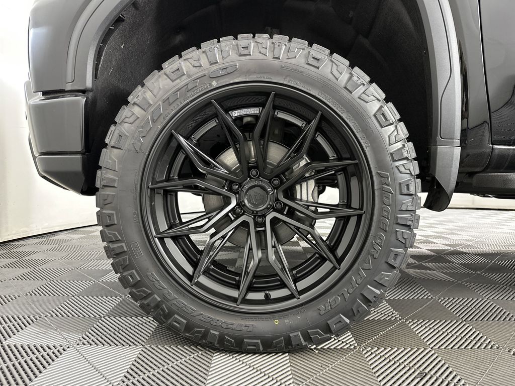 new 2025 GMC Sierra 1500 car, priced at $69,299