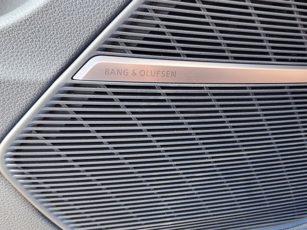 new 2025 Audi Q7 car, priced at $77,840