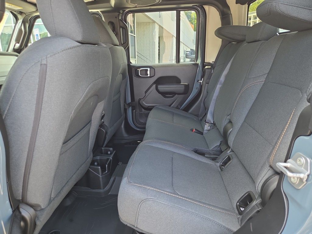 new 2025 Jeep Gladiator car, priced at $47,641