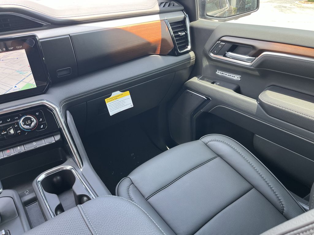 new 2025 GMC Sierra 1500 car, priced at $70,677