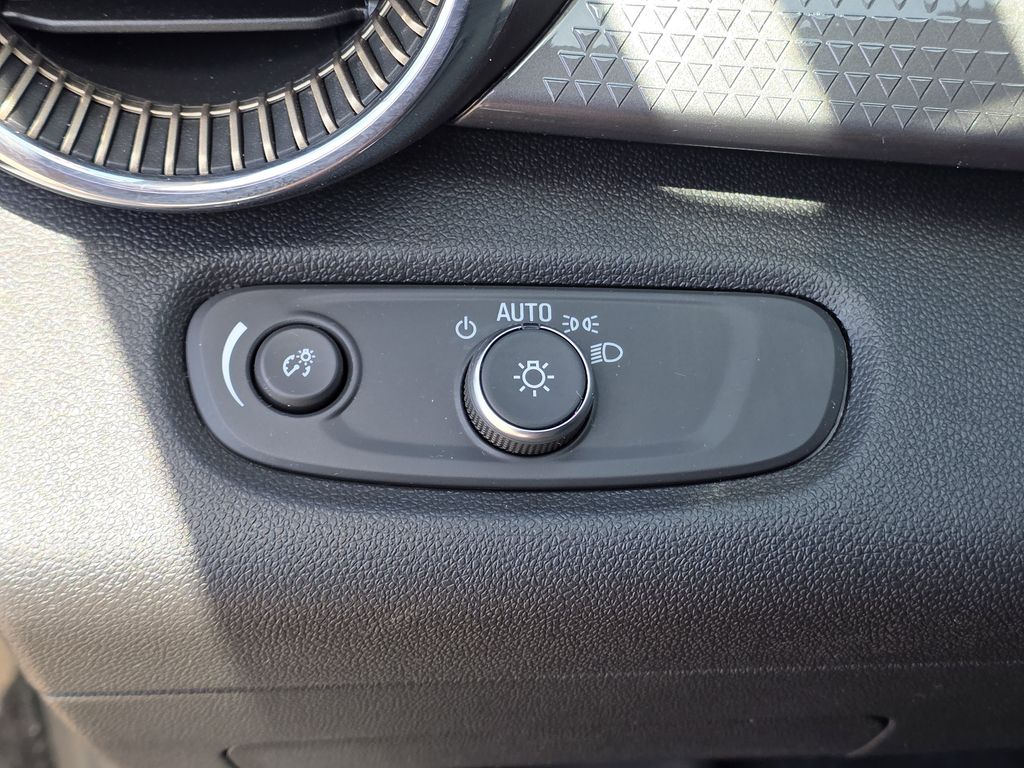 used 2025 Chevrolet Trax car, priced at $23,793