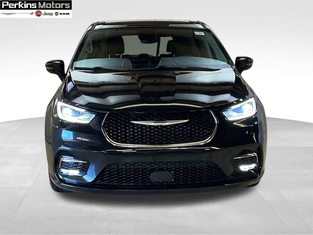 used 2024 Chrysler Pacifica car, priced at $29,492