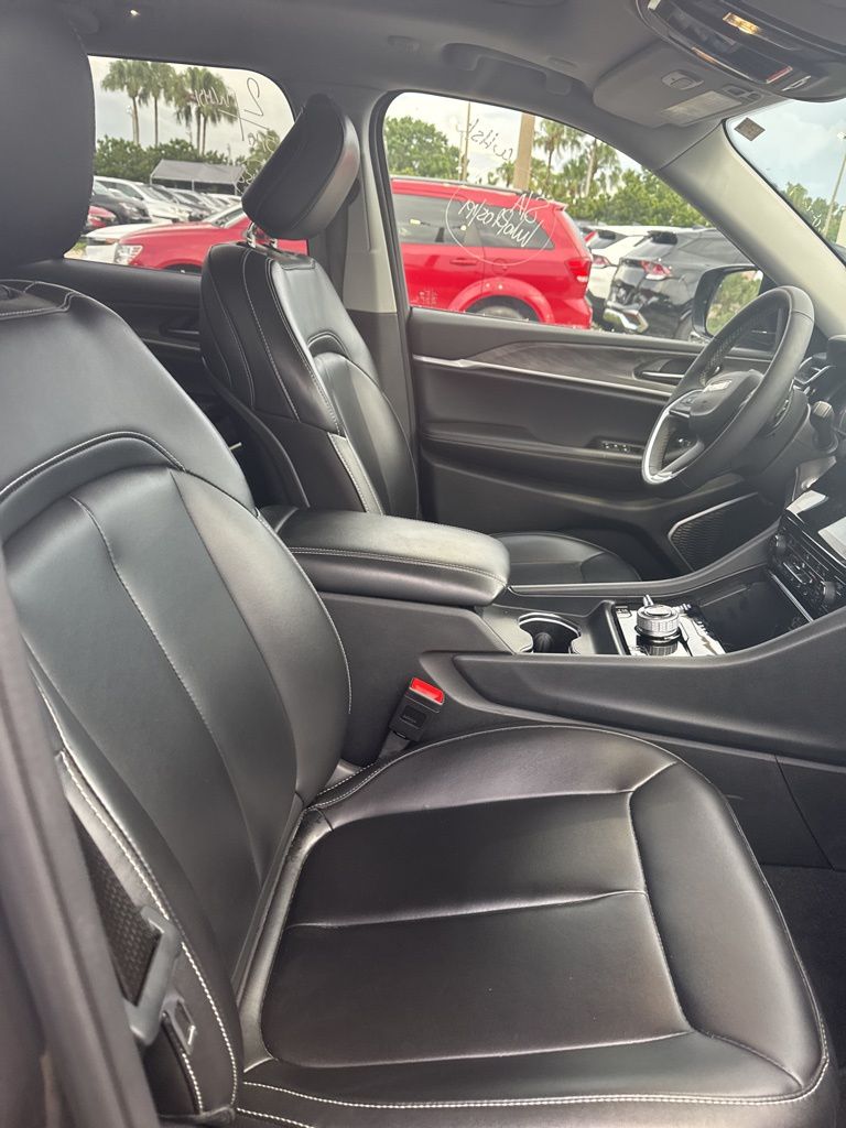 used 2023 Jeep Grand Cherokee car, priced at $27,691