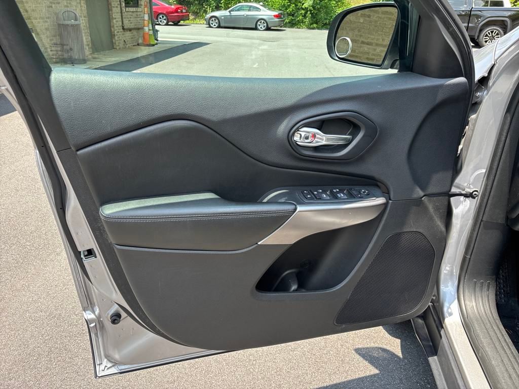 used 2019 Jeep Cherokee car, priced at $15,850