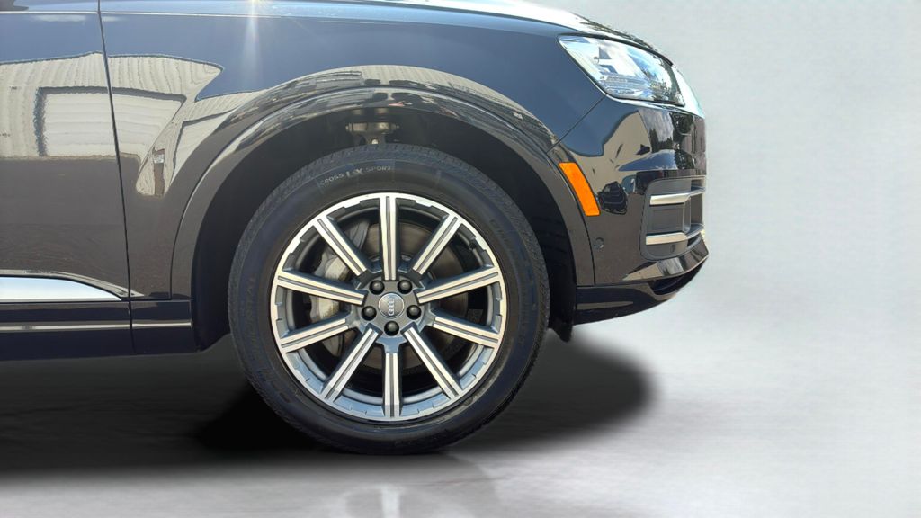 used 2019 Audi Q7 car, priced at $21,900
