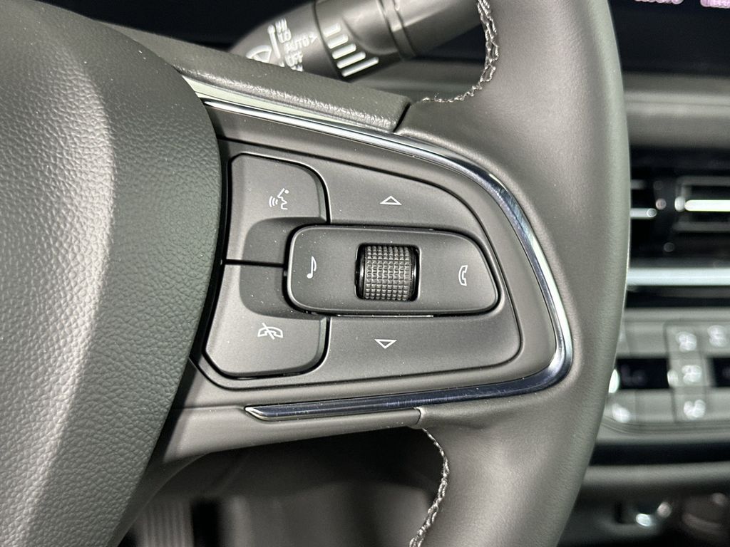 new 2025 Buick Envista car, priced at $29,570