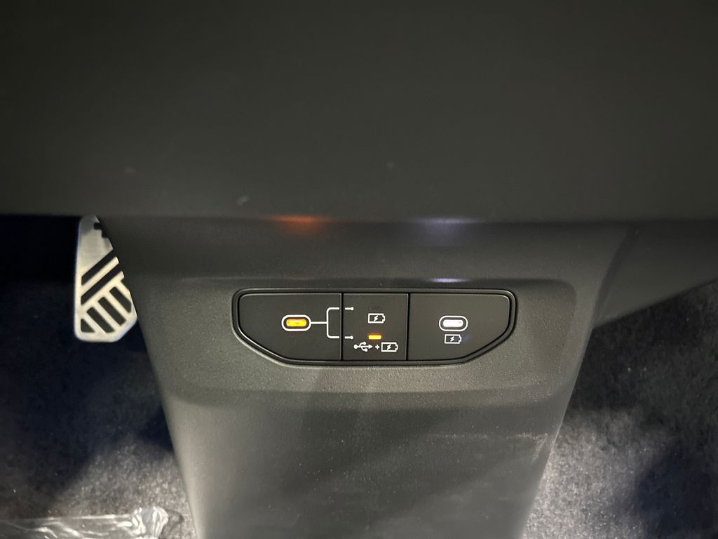 new 2025 Kia EV6 car, priced at $58,170
