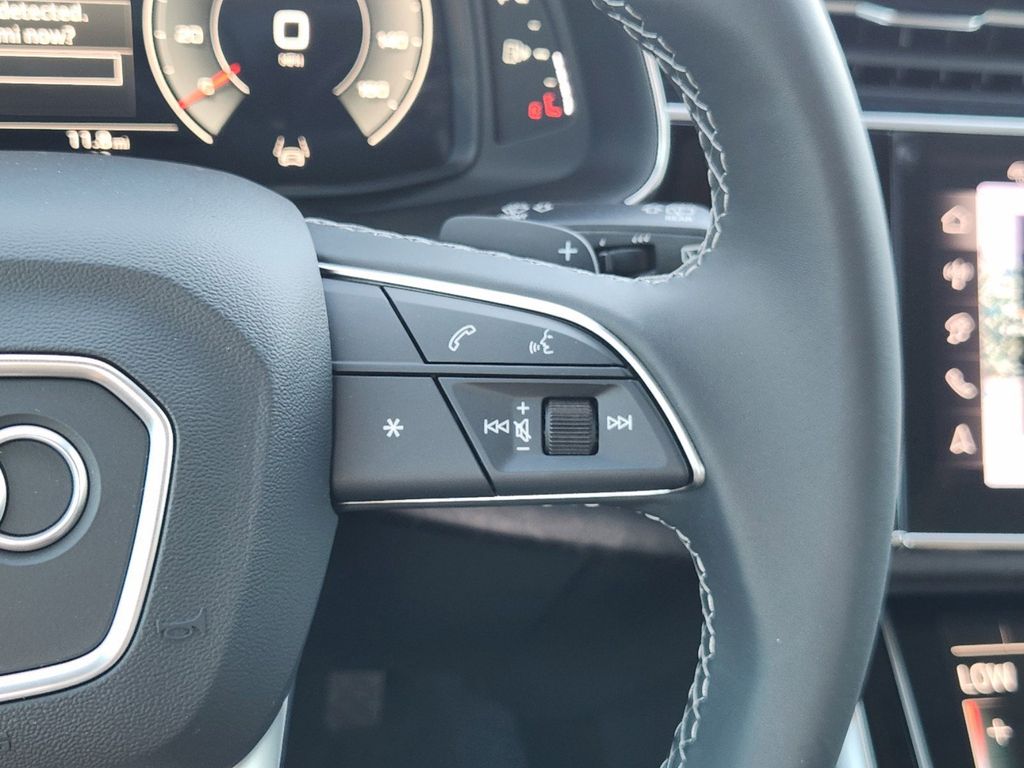 new 2025 Audi Q8 car, priced at $86,615