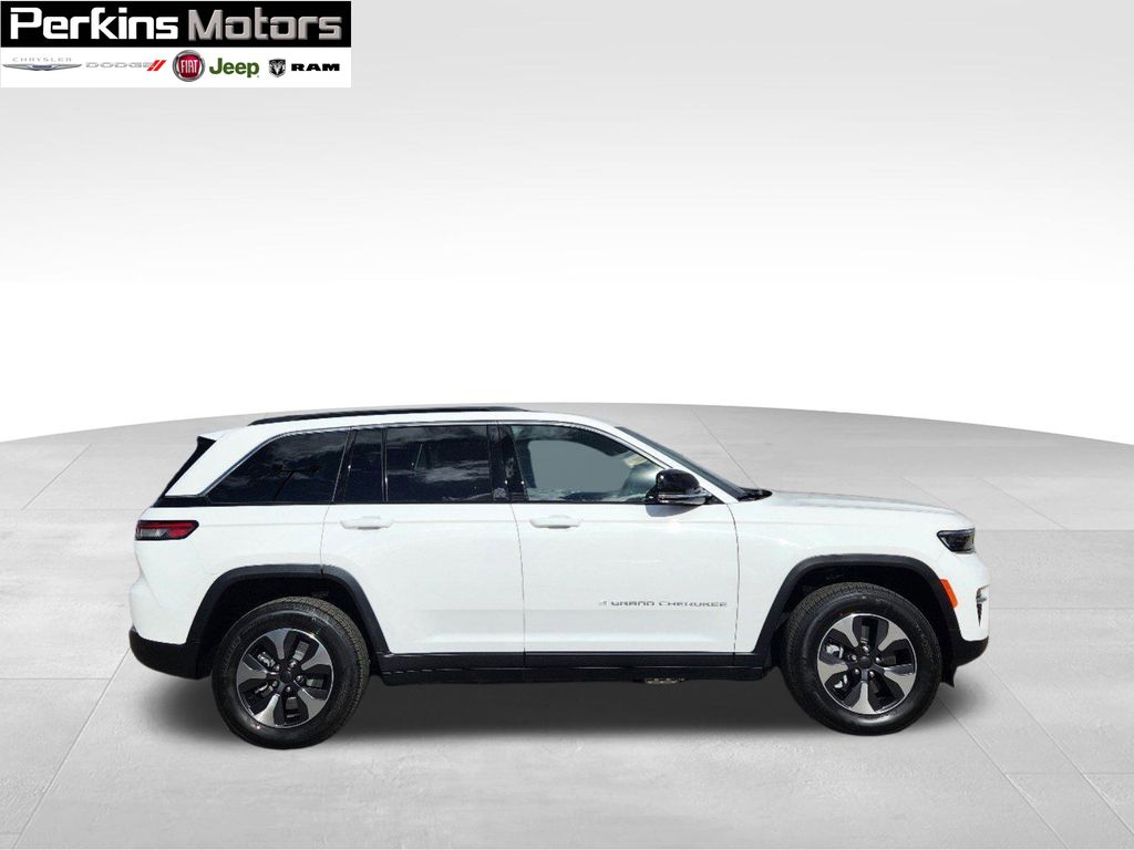 new 2025 Jeep Grand Cherokee car, priced at $52,274