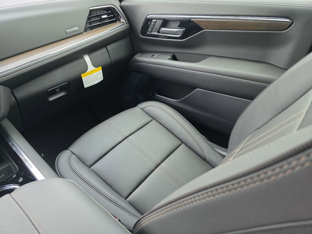 new 2025 Chevrolet Suburban car, priced at $90,859