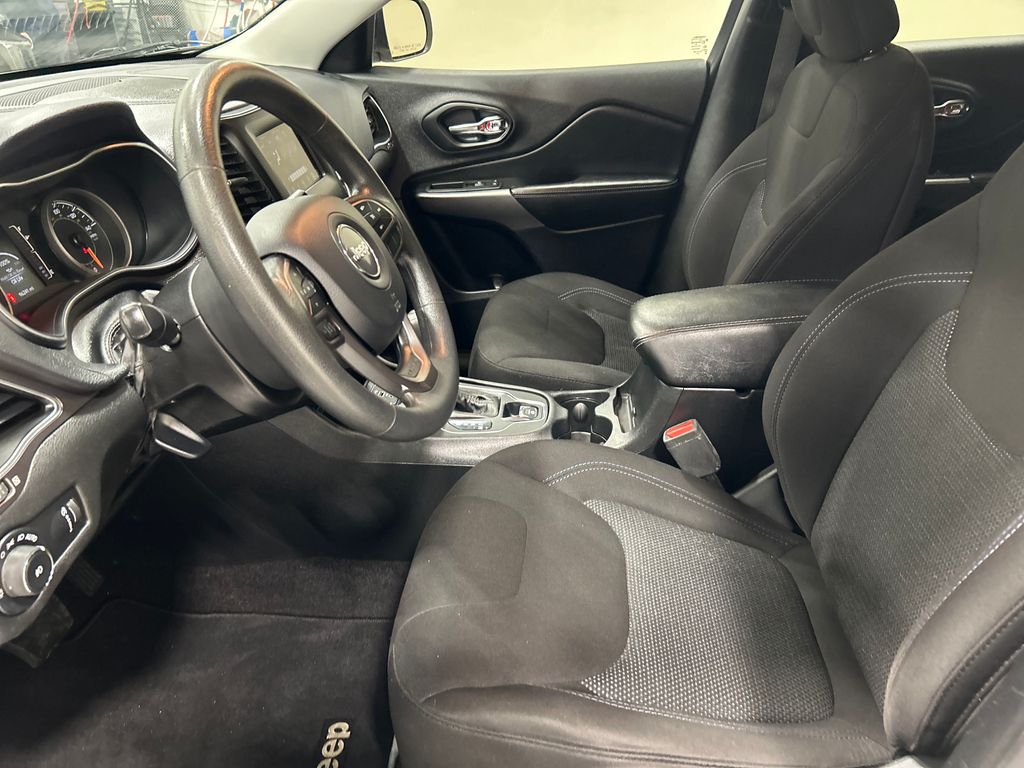 used 2019 Jeep Cherokee car, priced at $15,525