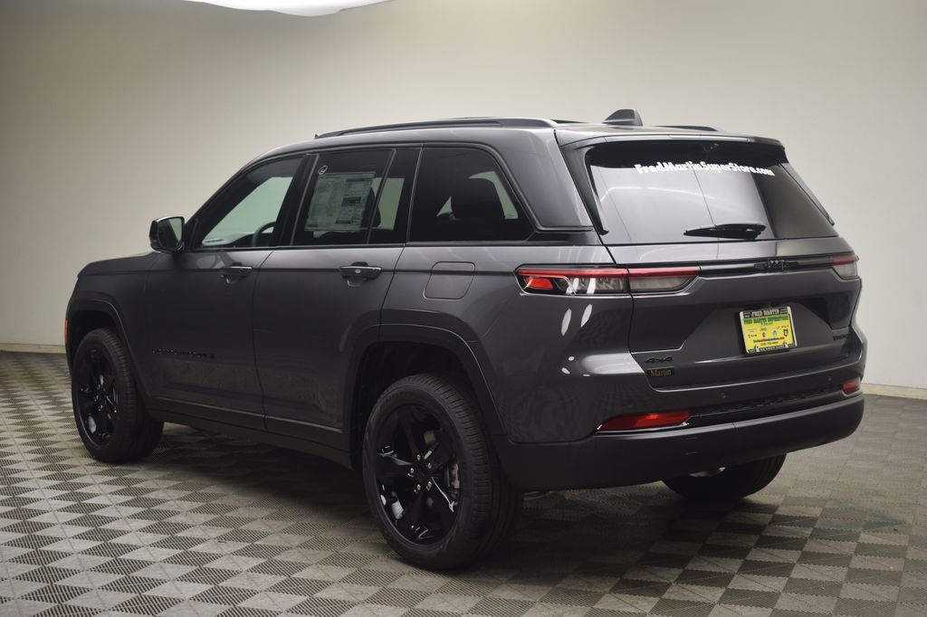 new 2025 Jeep Grand Cherokee car, priced at $54,405