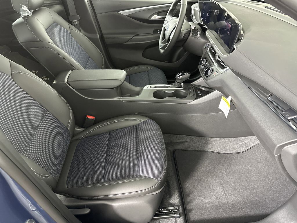 new 2025 Buick Envista car, priced at $27,375