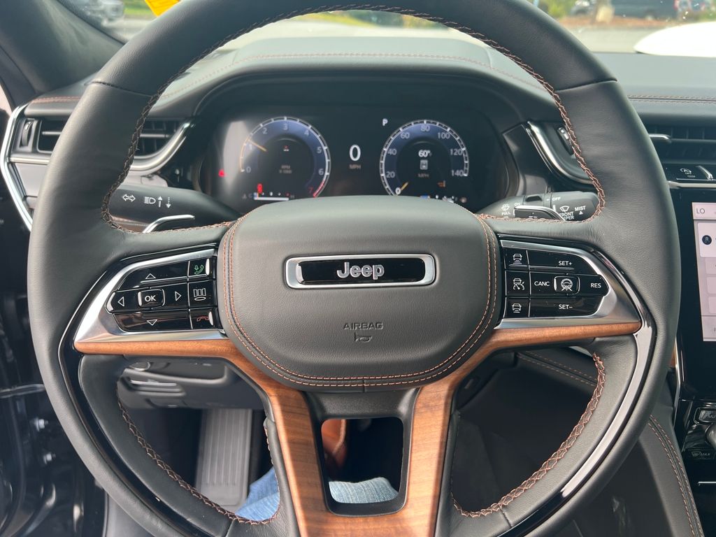 new 2025 Jeep Grand Cherokee car, priced at $64,990