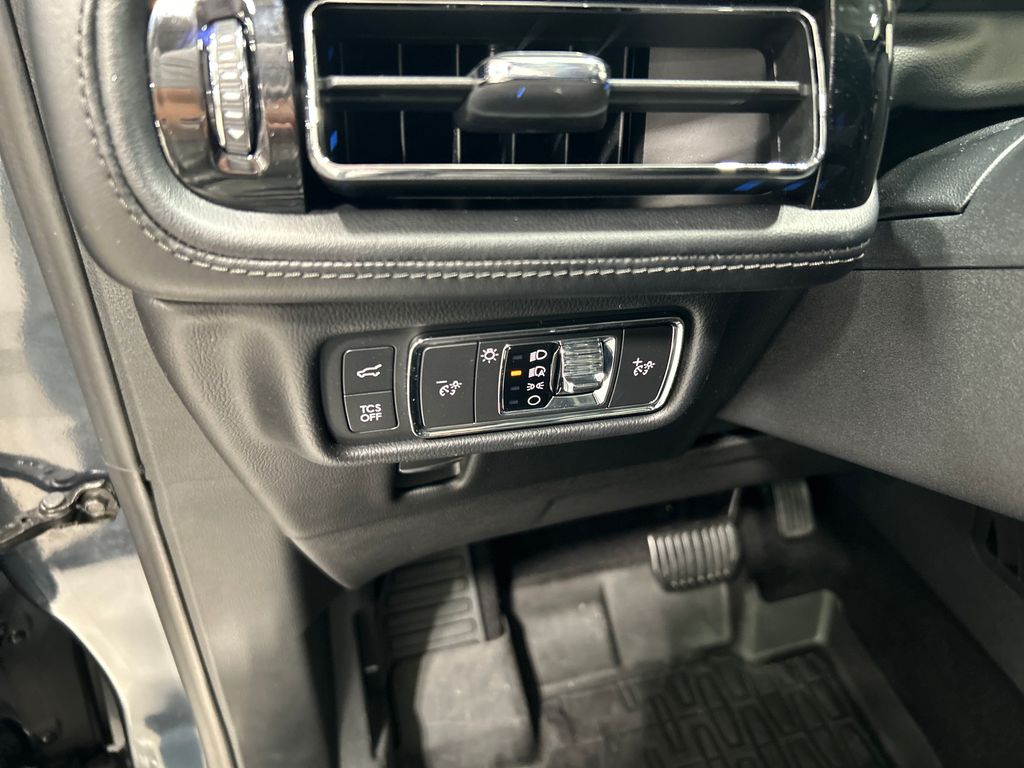 used 2022 Lincoln Nautilus car, priced at $38,789