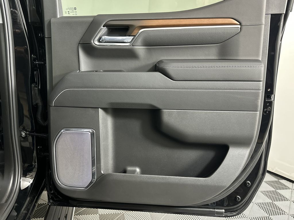 new 2025 GMC Sierra 1500 car, priced at $69,694