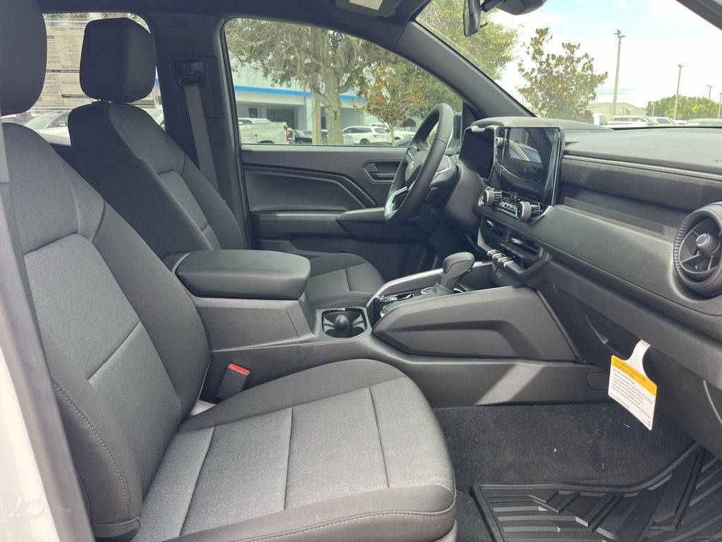 new 2025 Chevrolet Colorado car, priced at $30,400