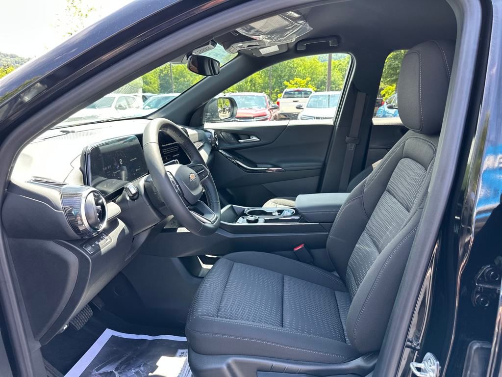 new 2026 Chevrolet Equinox car, priced at $31,995