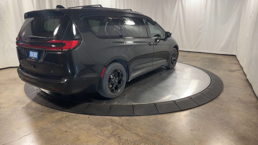 used 2021 Chrysler Pacifica Hybrid car, priced at $27,482