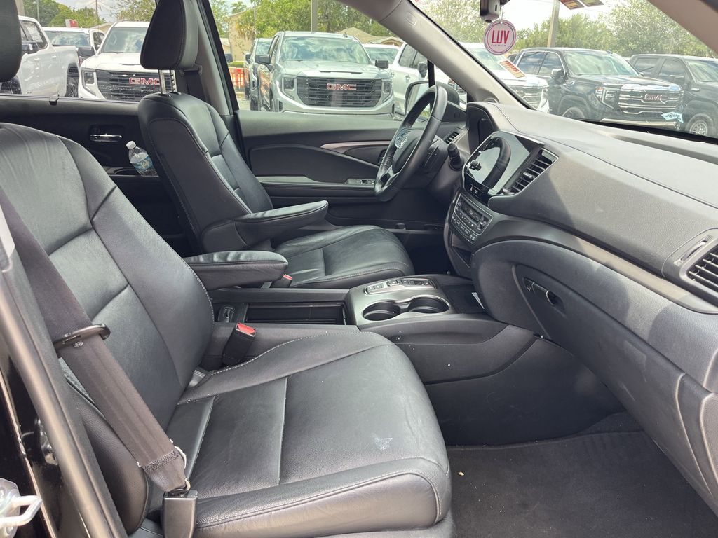 used 2022 Honda Pilot car, priced at $27,992