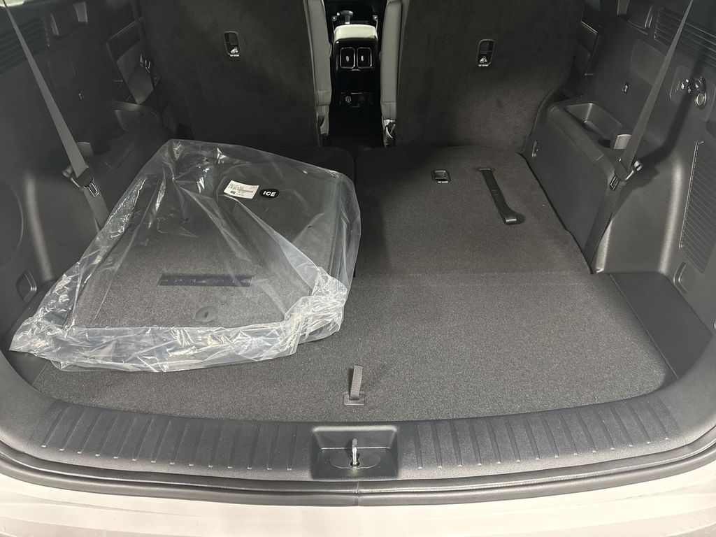 new 2025 Kia Sorento car, priced at $47,621