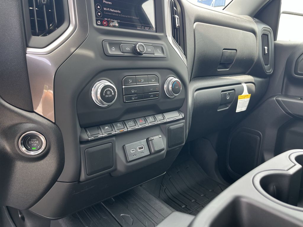 new 2025 GMC Sierra 1500 car, priced at $44,475