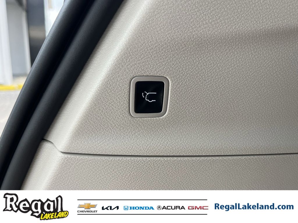 used 2023 Chrysler Pacifica car, priced at $21,294