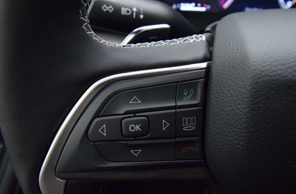new 2025 Jeep Grand Cherokee car, priced at $45,285