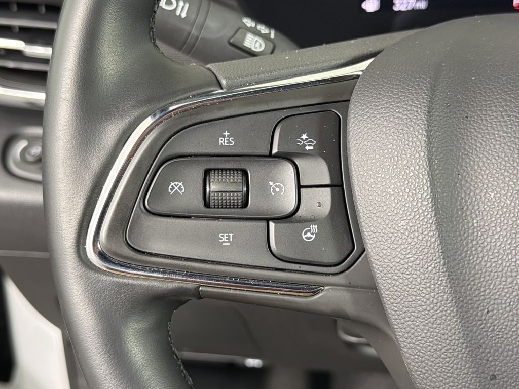 new 2025 Buick Envista car, priced at $24,280