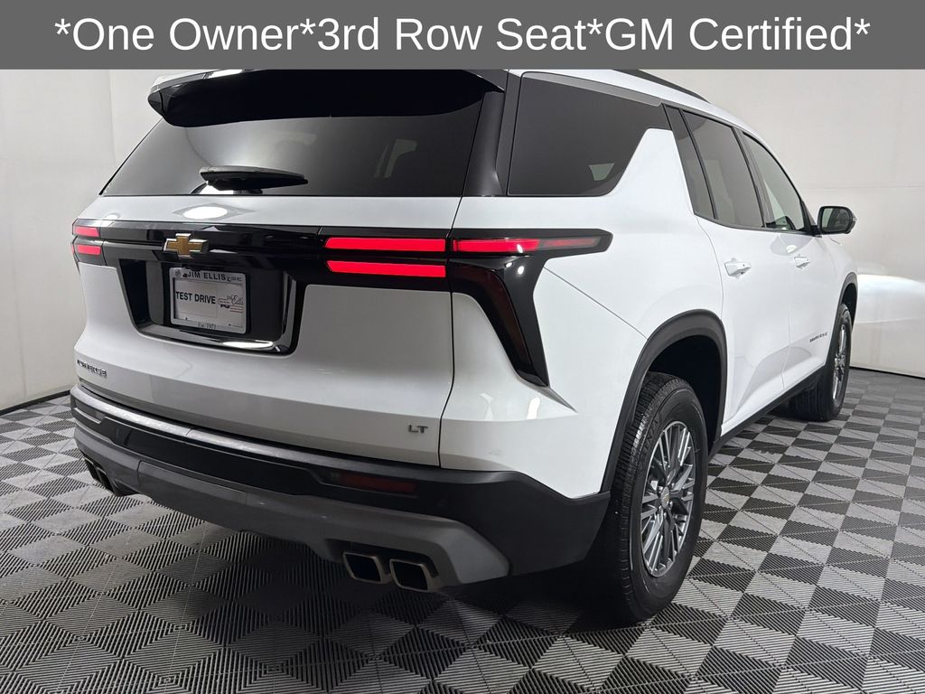 used 2024 Chevrolet Traverse car, priced at $33,333