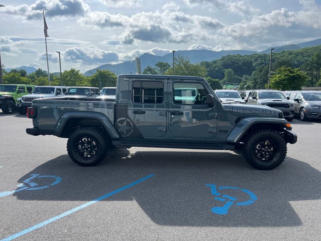 new 2025 Jeep Gladiator car, priced at $46,990