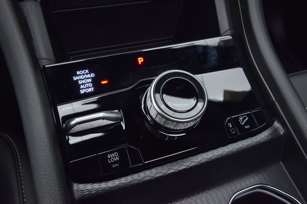 new 2025 Jeep Grand Cherokee car, priced at $52,304