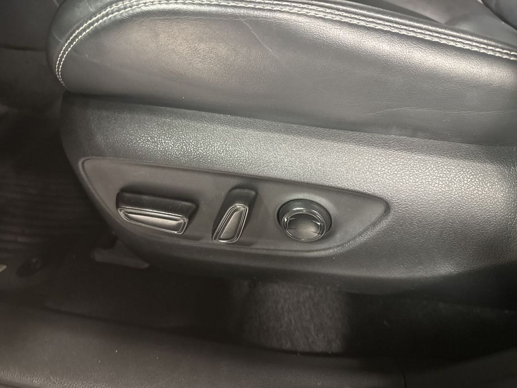 used 2020 Toyota RAV4 car, priced at $26,185