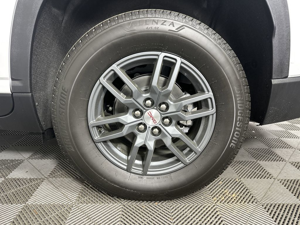 new 2025 GMC Acadia car, priced at $42,395