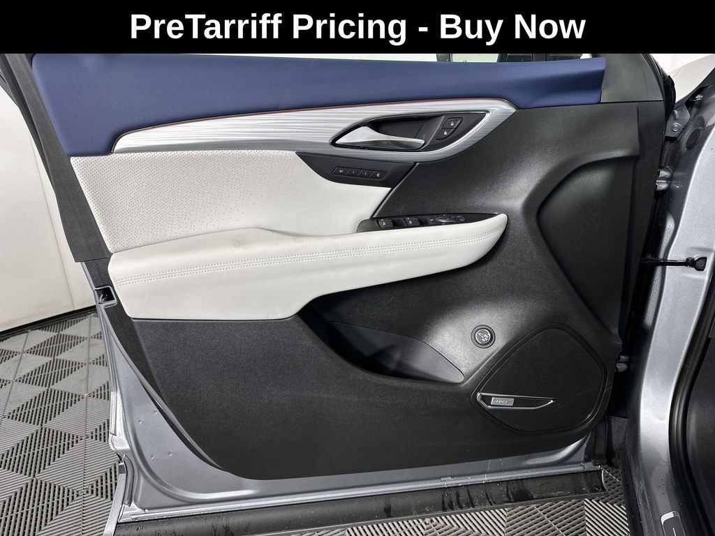 new 2025 Buick Envision car, priced at $45,095