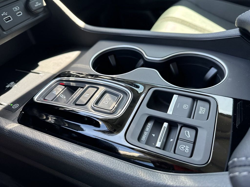 new 2025 Honda Pilot car, priced at $47,736