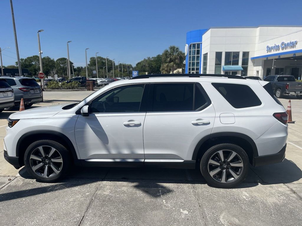 new 2025 Honda Pilot car, priced at $49,445