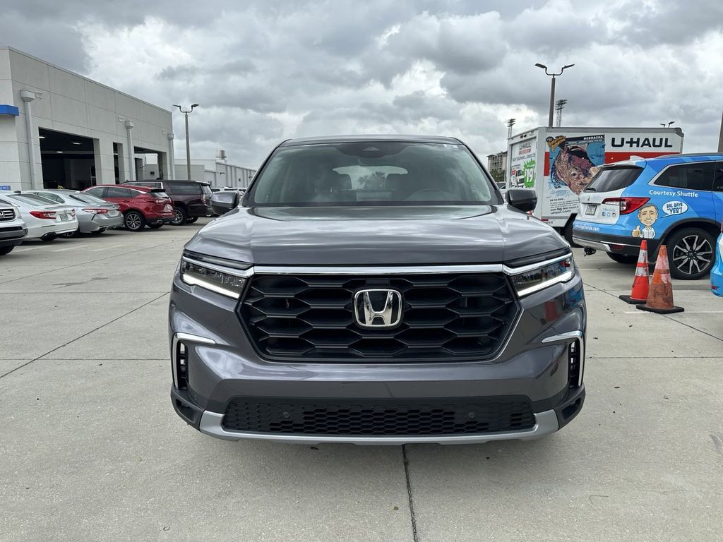 new 2025 Honda Pilot car, priced at $44,573