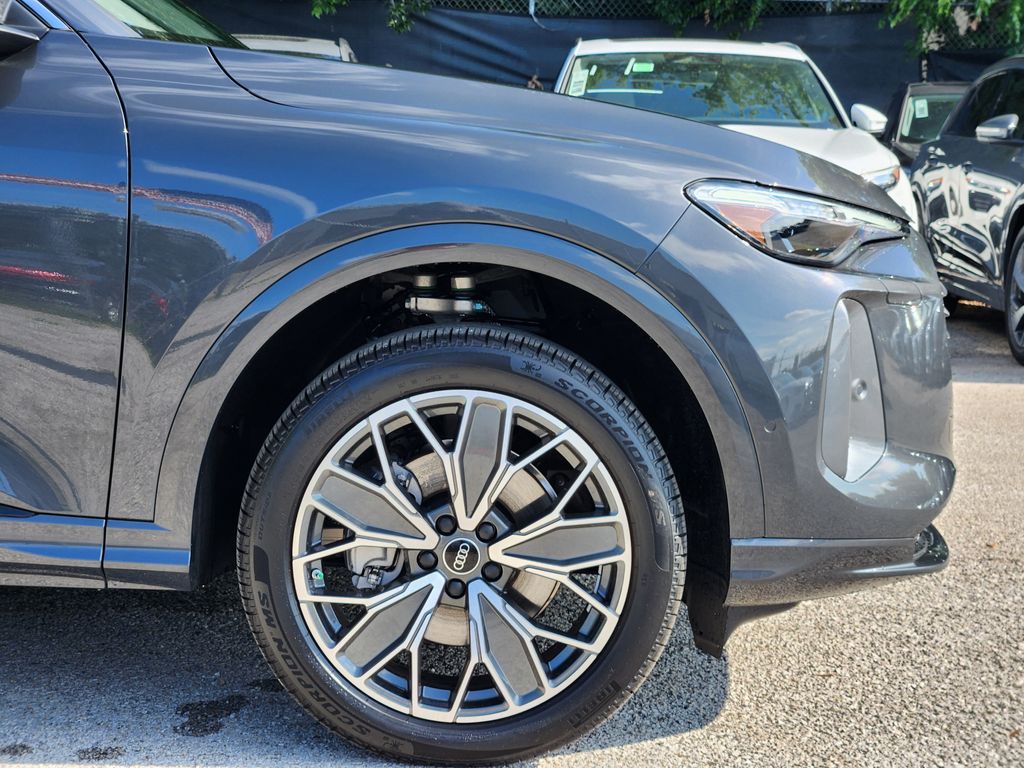 new 2025 Audi Q5 car, priced at $60,975