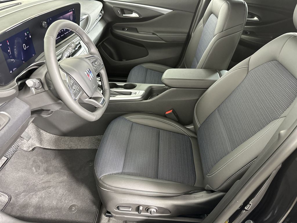 new 2025 Buick Envista car, priced at $25,187