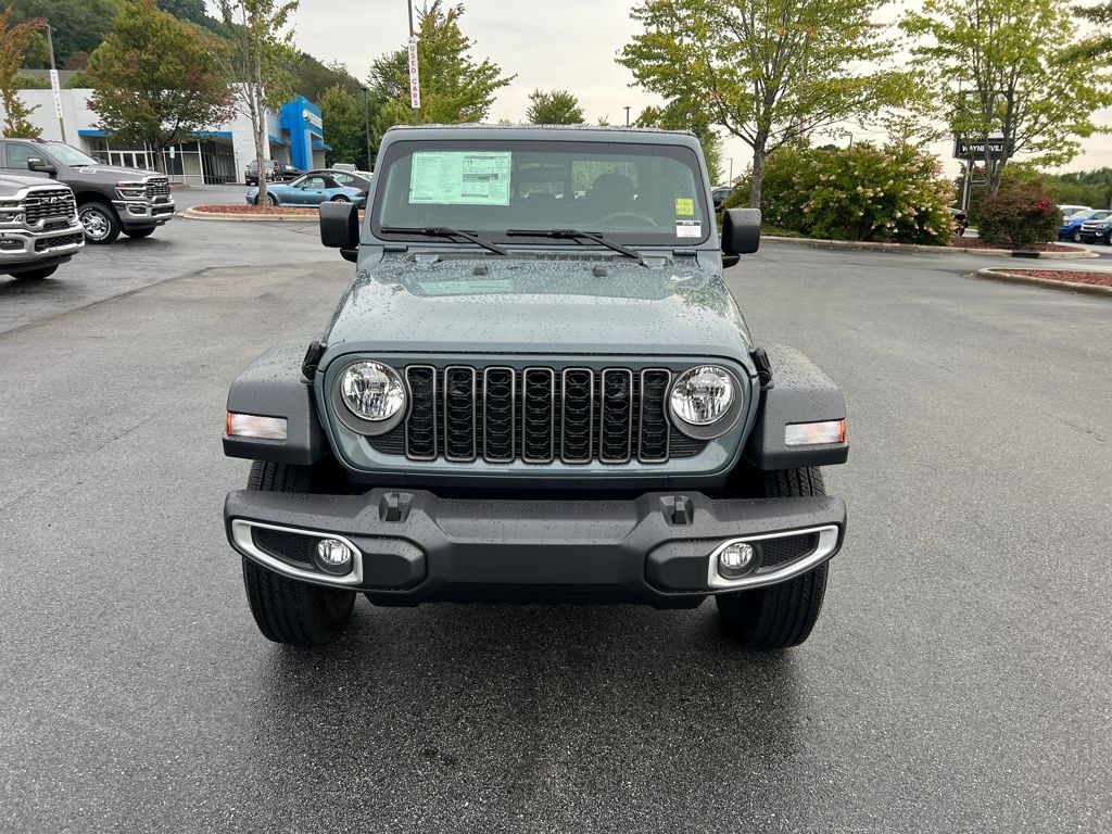 new 2025 Jeep Gladiator car, priced at $41,595