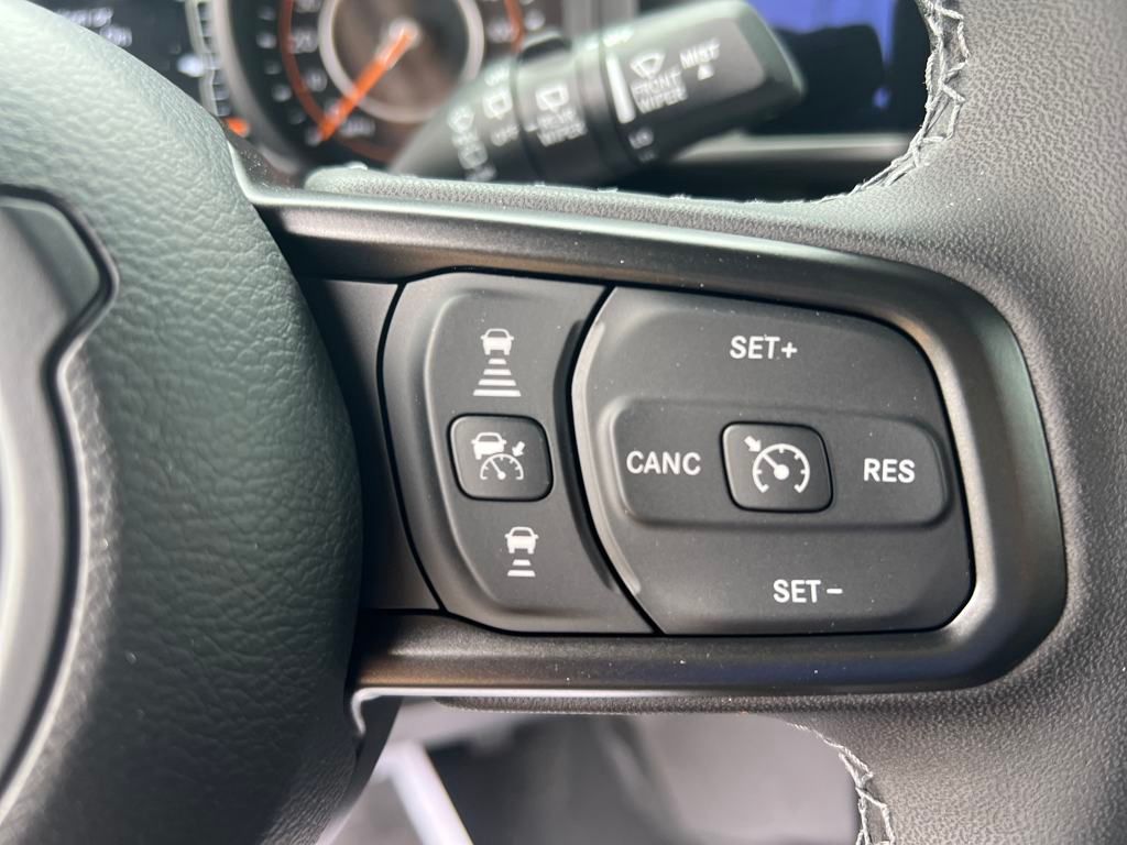 new 2025 Jeep Wrangler car, priced at $48,129