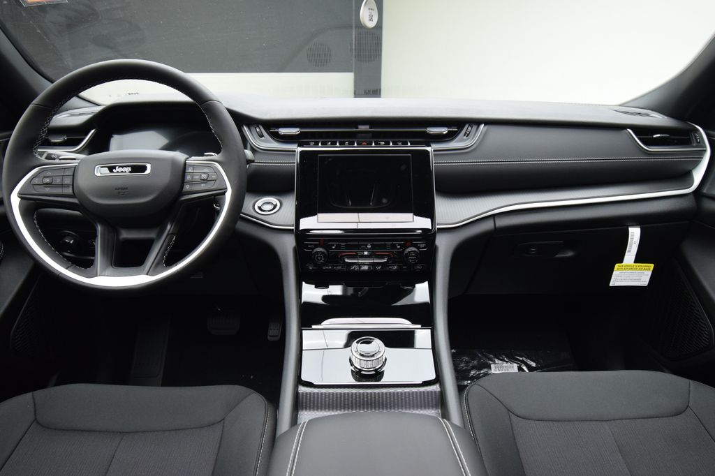 new 2025 Jeep Grand Cherokee L car, priced at $38,464